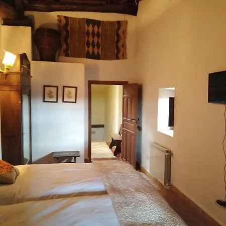 Donatila Villasbuenas de Gata